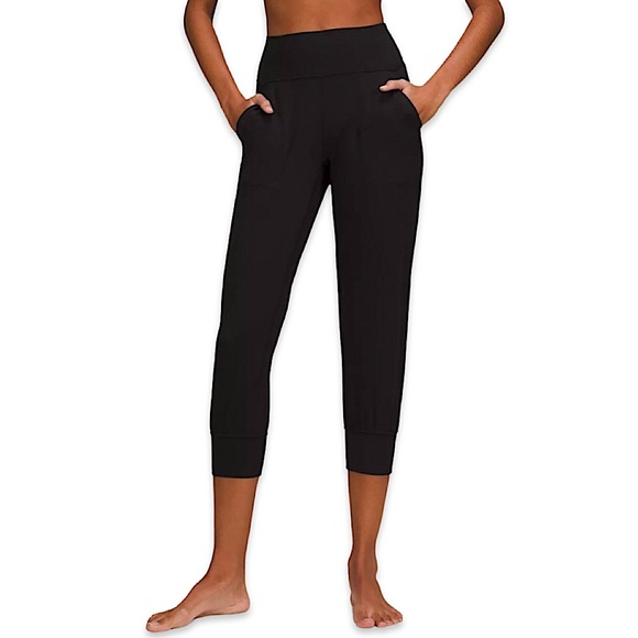 lululemon athletica Pants - Lululemon Black Align High-Rise Cropped Jogger Legging with Pockets
